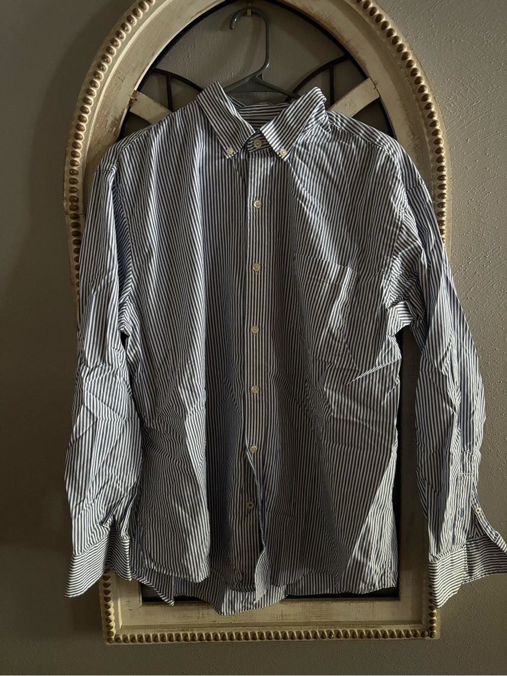 Izod Men's Navy and White Pinstripe Dress Shirt